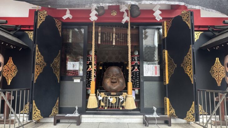 浅草鷲神社のなで亀（撫で亀）