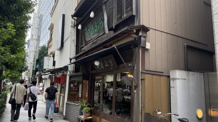 うぶけやのレトロな木造店舗