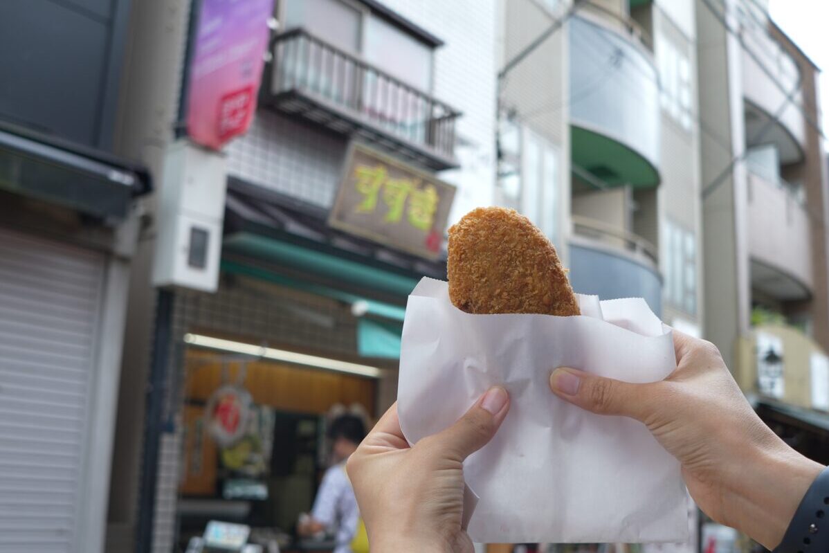 谷中銀座の肉のすずきのメンチカツ