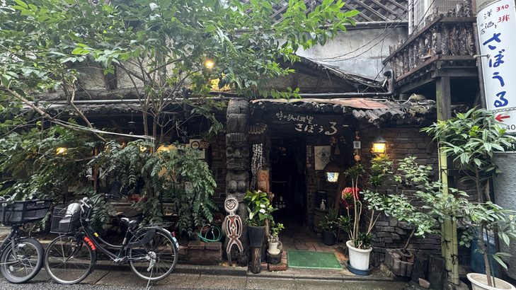 神保町「さぼうる」の外観(『古本食堂』聖地巡礼スポット)