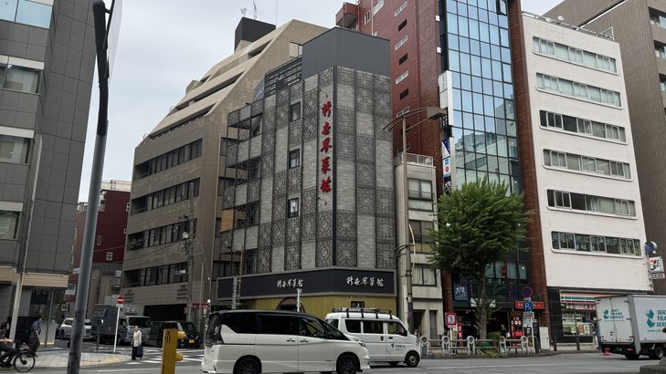 中華料理店「新世界菜館」の外観