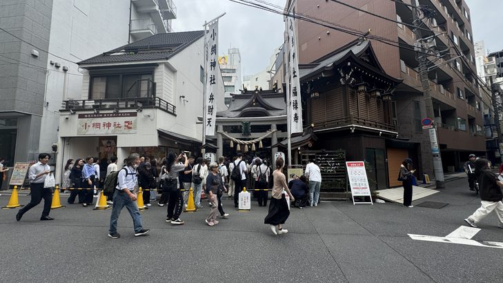 強運厄除けで名高い小網神社の社殿